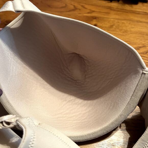 Vanity Fair Beauty Back Smoothing Full-Figure Bra Women's Size 42D Light Beige - Picture 6 of 7